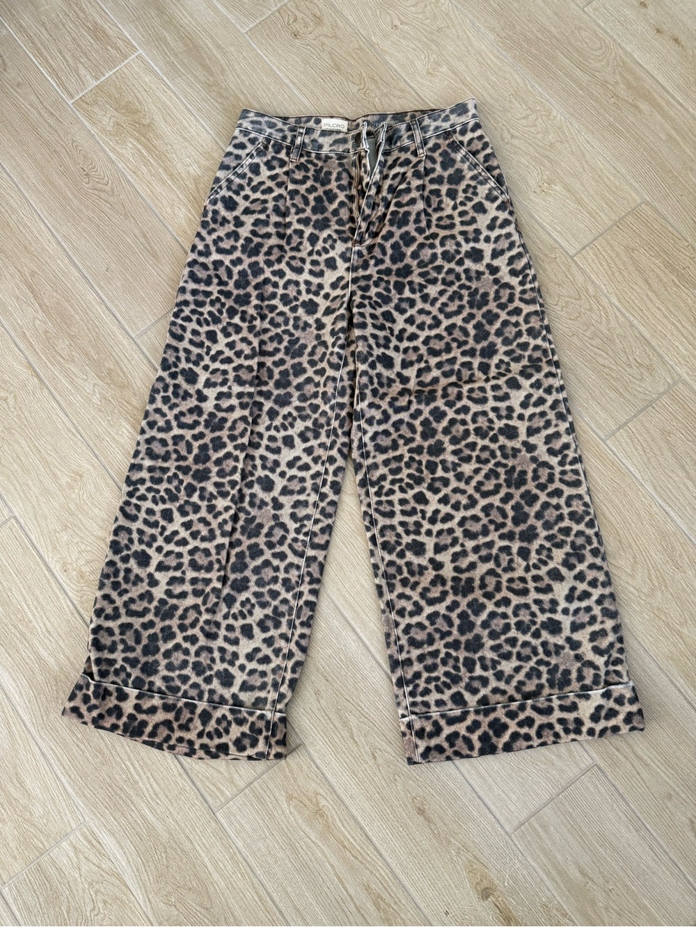 Pilcro Anthropologie Leopard Print Wide Leg Jeans 28P Petite